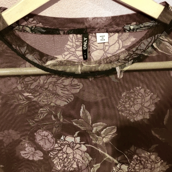 Blouse - Picture 2 of 4